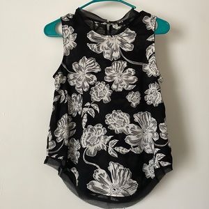 Sleeveless Patterned Blouse